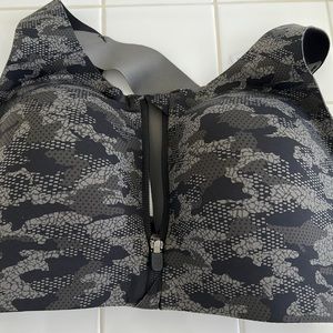 Lululemon en lite bra never worn with tags size 32E